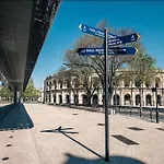 Le Questel Au Coeur De La Cite Romaine Avec Clim Nîmes