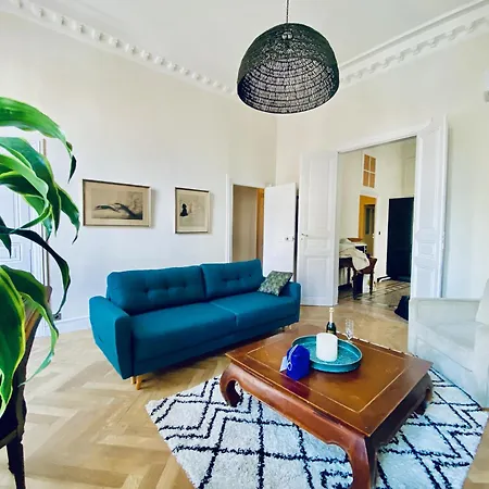 Le Questel Au Coeur De La Cite Romaine Avec Clim Apartmán Nîmes
