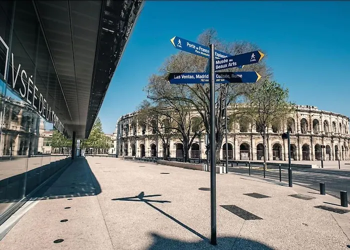 Le Questel Au Coeur De La Cite Romaine Avec Clim Nîmes