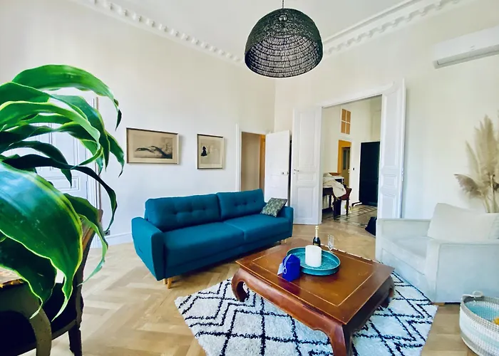Le Questel Au Coeur De La Cite Romaine Avec Clim Apartmán Nîmes